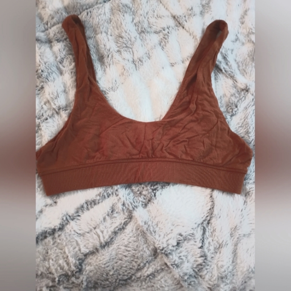 SKIMS Sports Bra